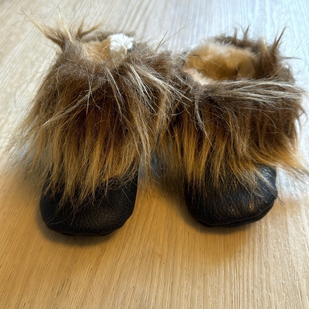Land of Nod luxury baby booties size 3-6 months